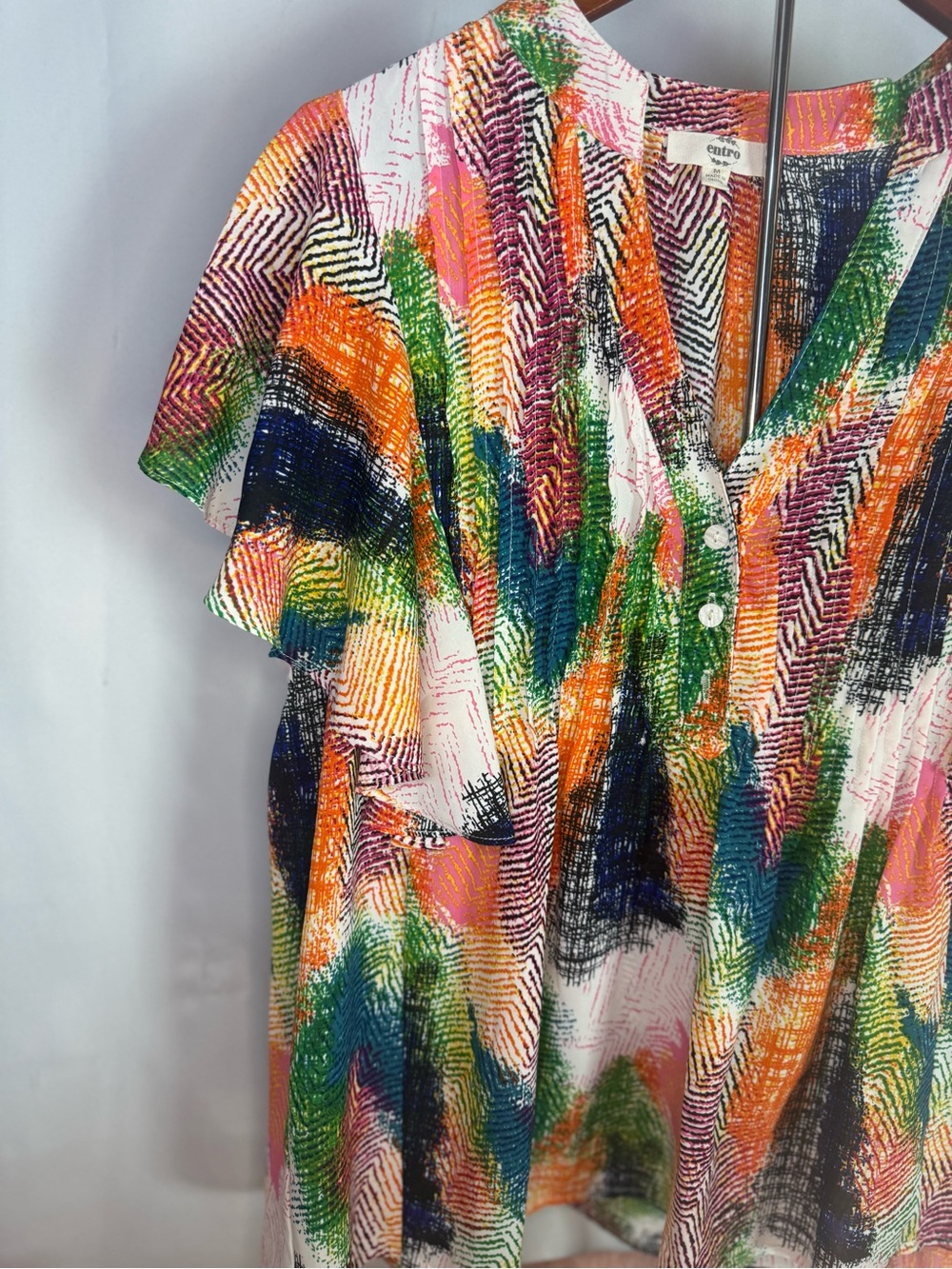 Entro - Abstract Multicolor Ruffled Flutter-Sleeve V-Neck Top - Size M - Picture 4 of 7